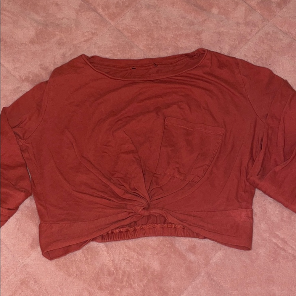 Cropped long sleep top